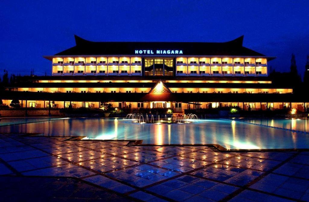 Hotel Niagara Parapat Dış mekan fotoğraf