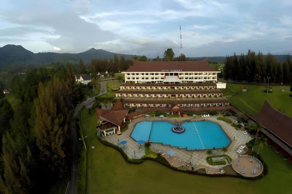 Hotel Niagara Parapat Dış mekan fotoğraf